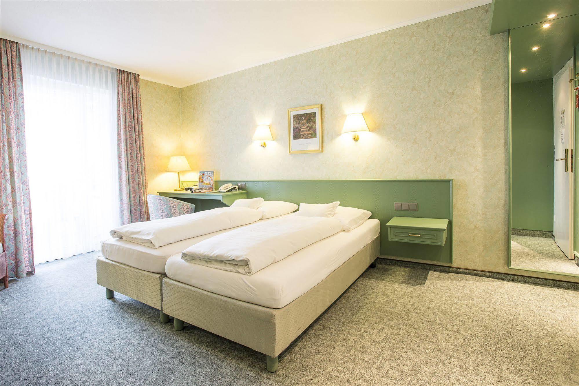 ג'וסט Nordseehotel Freese מראה חיצוני תמונה